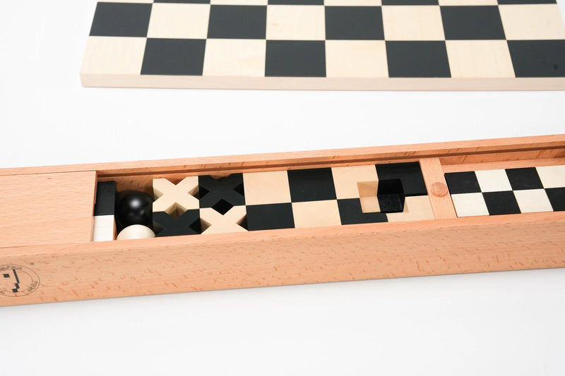 Bauhaus Chess Set - Board and Pieces